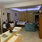 Apartamento Sentris Spacious Seaside With Balcony & Parking Sarandë