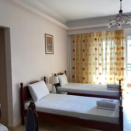Sentris Spacious Seaside With Balcony & Parking Appartamento Sarandë