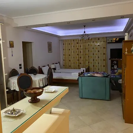 Appartamento Sentris Spacious Seaside With Balcony & Parking Sarandë