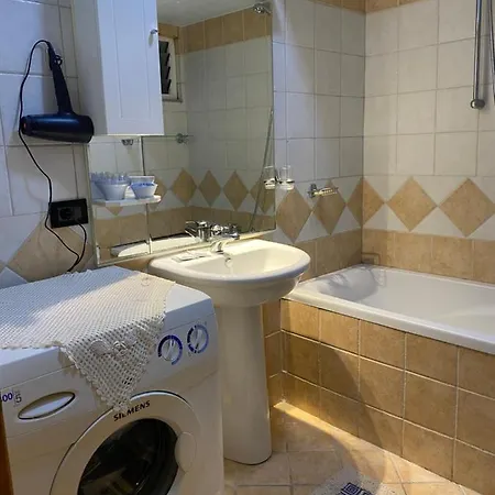 Appartamento Sentris Spacious Seaside With Balcony & Parking