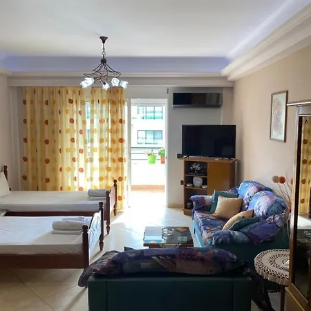 Apartment Sentris Spacious Seaside With Balcony & Parking