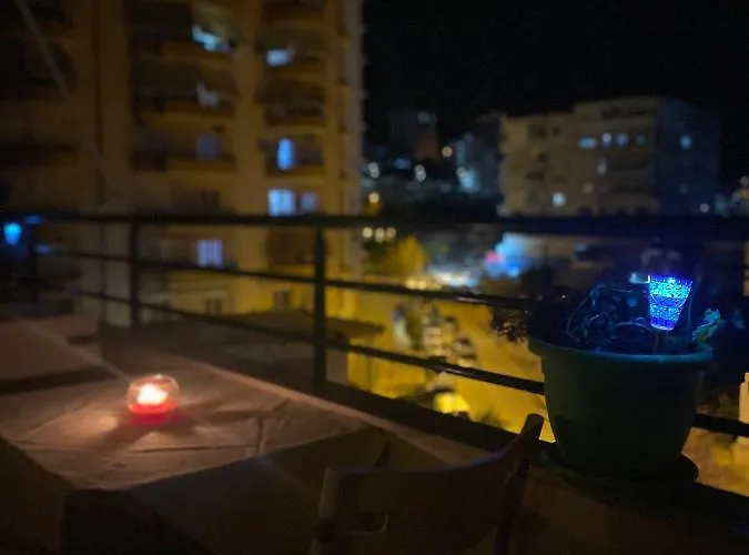 Sentris Spacious Seaside With Balcony & Parking Apartment Sarandë